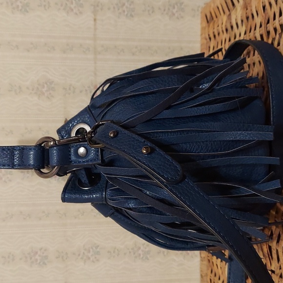 SONDRA ROBERTS SQUARED Blue Fringe Faux Leather Crossbody Bucket Shoulder Bag - Picture 3 of 16